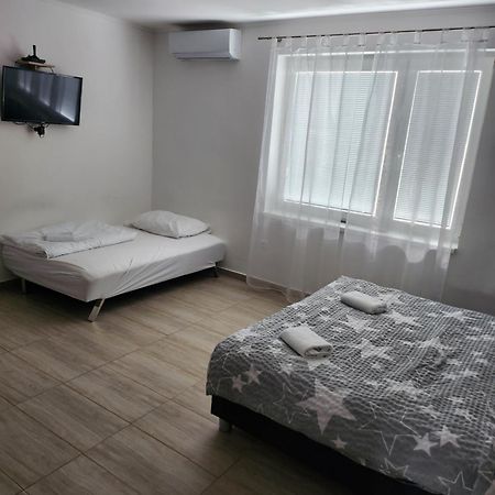 Apartmany Roland Veľký Meder エクステリア 写真