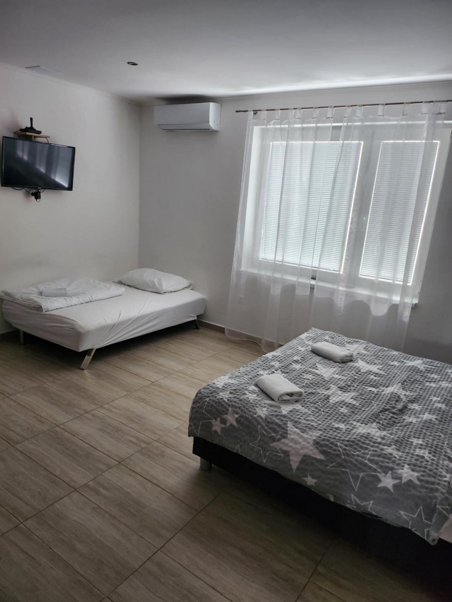 Apartmany Roland Veľký Meder エクステリア 写真