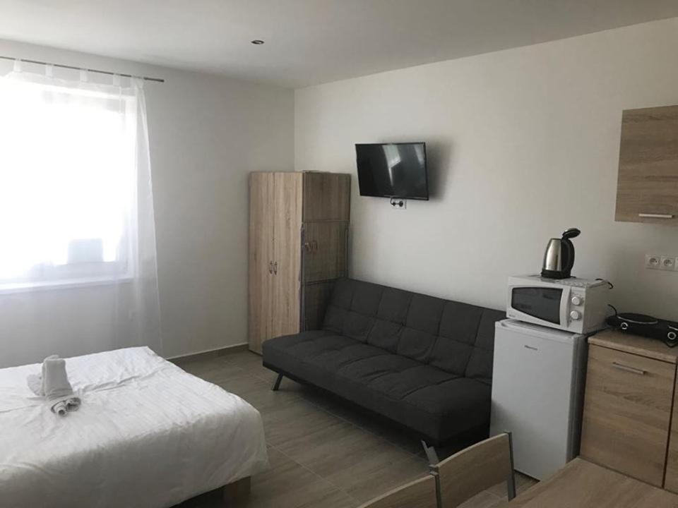 Apartmany Roland Veľký Meder エクステリア 写真