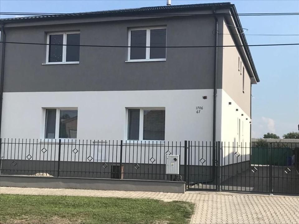 Apartmany Roland Veľký Meder エクステリア 写真